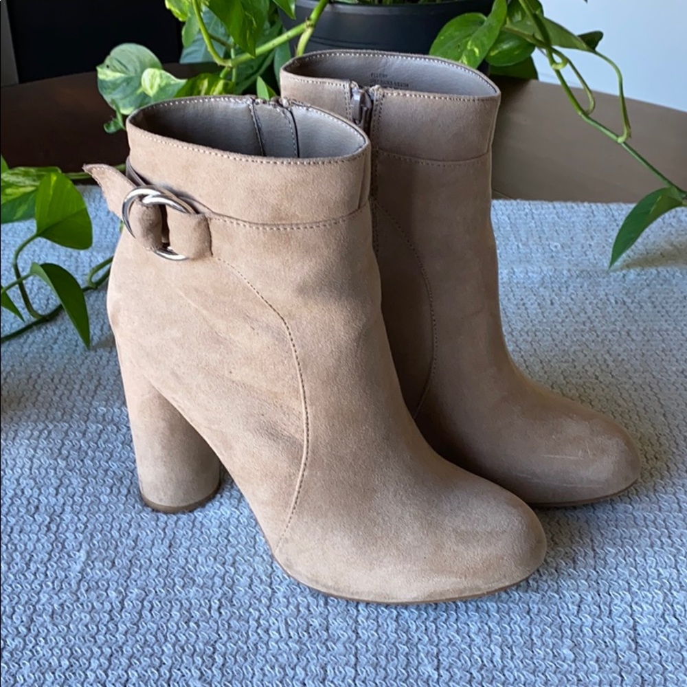 ✨BUNDLE ME✨ JustFab Suede Tan Heeled Booties